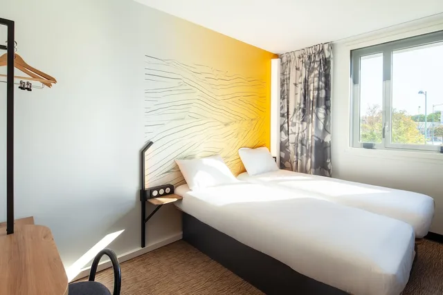 غرفة بسريرين منفصلين، B&B Hotel Selestat Centre-Alsace 1/3