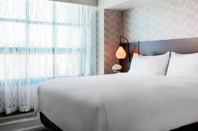 1 Bedroom, Executive, Suite, King Bed, Sofa, Renaissance Los Angeles Airport Hotel 1/2