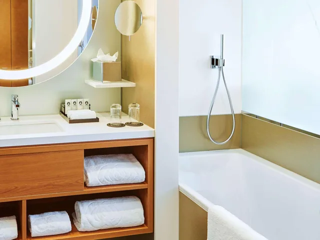 غرفة بسرير كينج في طابق مرتفع، Sofitel Luxembourg Europe 7/10