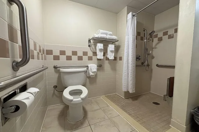 غرفة بسريرين كوين لذوي الإعاقة، Americinn By Wyndham Monmouth 6/8