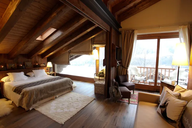 جناح بثلاثة أسرّة بشرفة، AUBERGE DE LA MAISON 1/8