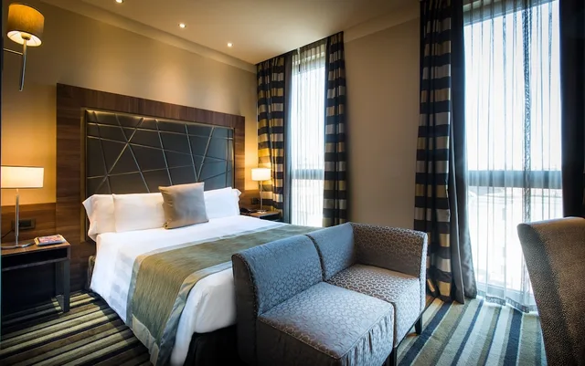 غرفة مفردة، Uptown Palace 8/10