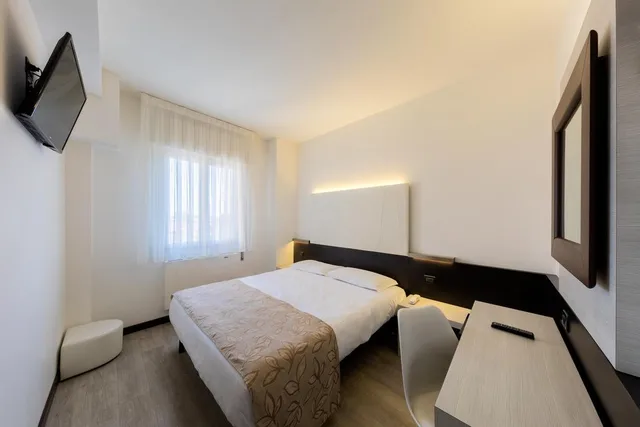 غرفة قياسية بسرير مزدوج أو سريرين منفصلين، Ambasciatori Hotel Venice Mestre, Tapestry Collection by Hilton 4/5