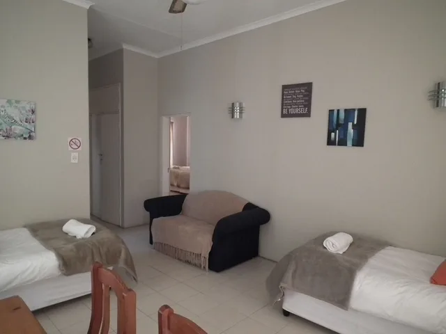 شقة أساسية بسرير كينج وسريرين منفصلين، Lanseria Country Estate 6/8