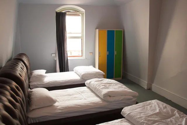 Female Dorm, Female Only, 3 Beds، The Backpackers Imperial Hotel 3/3