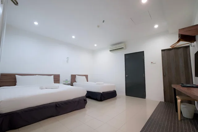 Superior, 1 Double and 1 Single Bed, No Window، T Hotel Kuala Perlis 1/1