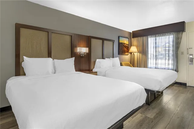 غرفة بسريرين كوين، Best Western Salisbury Plaza 1/4