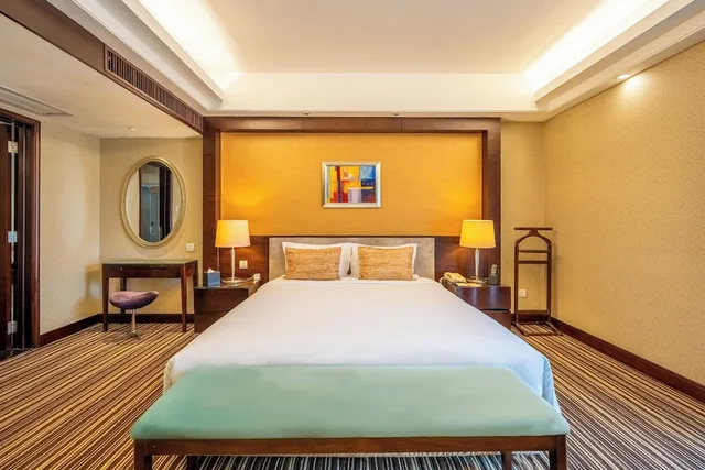 Suite, King Bed, Leeden Hotel Guangzhou 2/7