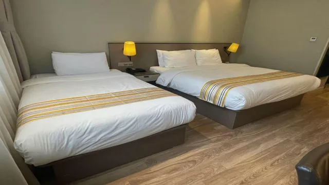 غرفة عائلية بسرير كوين وسرير فردي، Home Inn Plus (Harbin Central Street) 1/2