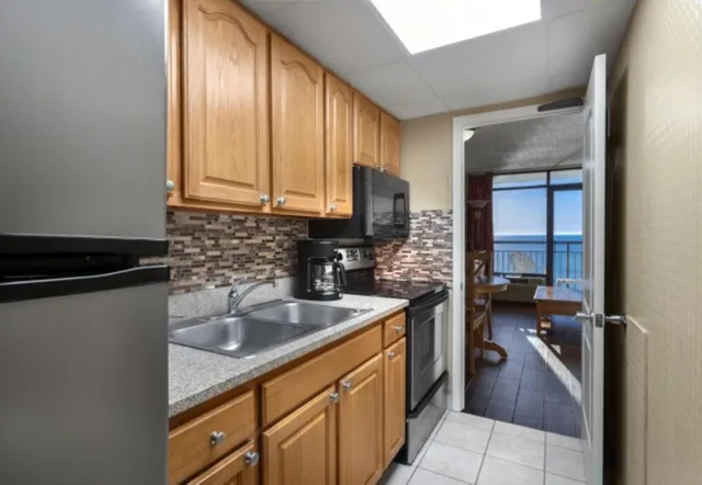 جناح بسرير كوين بإطلالة على البحر، Monterey Bay Suites 5/6