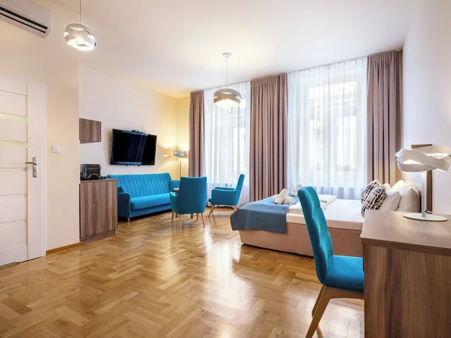 شقة بسرير كينج بحمام خاص مع أريكة، Kosmopolita Rooms Apartments Krakow 8/10
