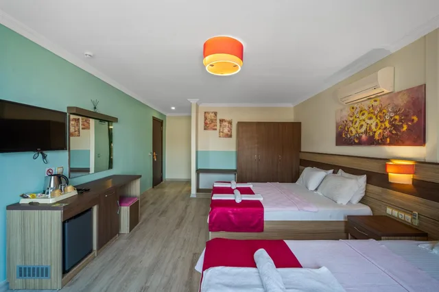 غرفة قياسية ثلاثية بإطلالة على البحر، Eden Pyara Hotel Turunc 8/10