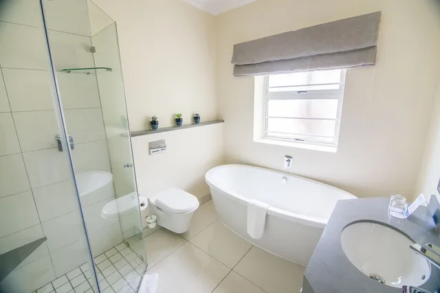 Executive, Double Bed, The Beach Hotel 2/2