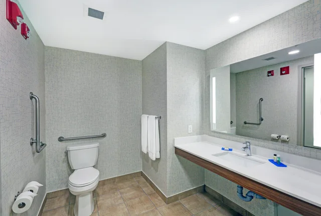جناح بسرير كينج لذوي الإعاقة، Holiday Inn Express Hotel Suites Woodstock South 1/4
