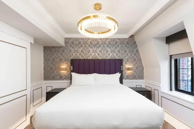 1 Bedroom, Tudor, City, Luxury, Suite, King Bed, Sofa، Westgate New York Grand Central 1/4