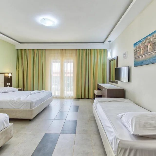 غرفة رباعية، Majestic Spa Hotel 2/10