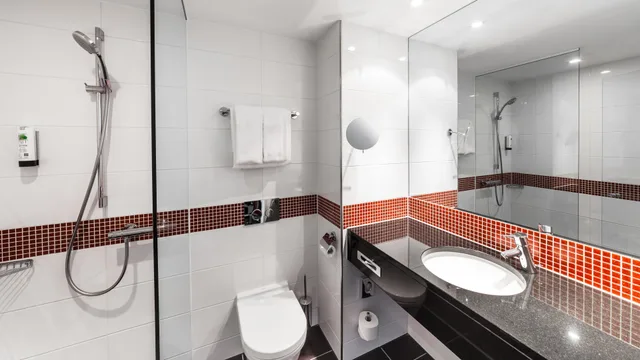 Room, Twin Beds, Holiday Inn Munich - Westpark 7/7