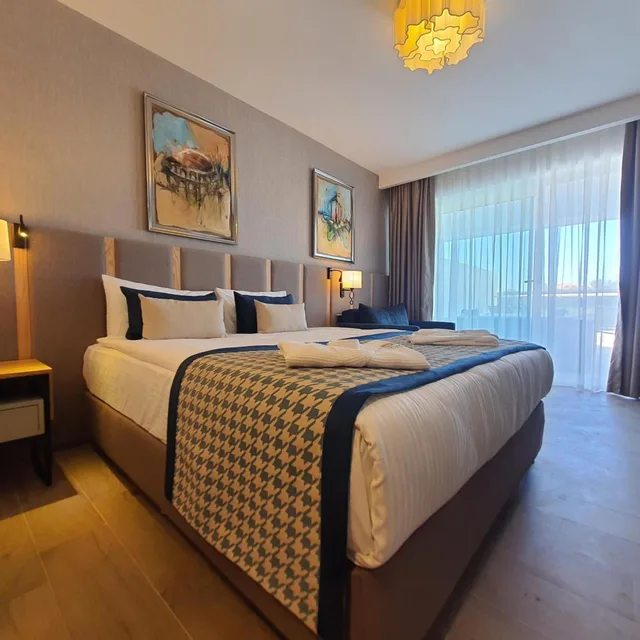 غرفة بسرير كينج بجاكوزي، Sunthalia Hotels & Resorts Ultra All Inclusive Adults Only Party Hotel Side 3/10