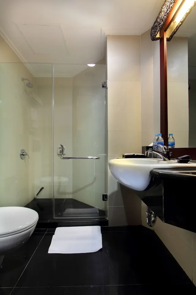 غرفة سوبيريور بسرير كينج بإطلالة على المدينة للمدخنين، Best Western Mangga Dua Hotel And Residence 3/4