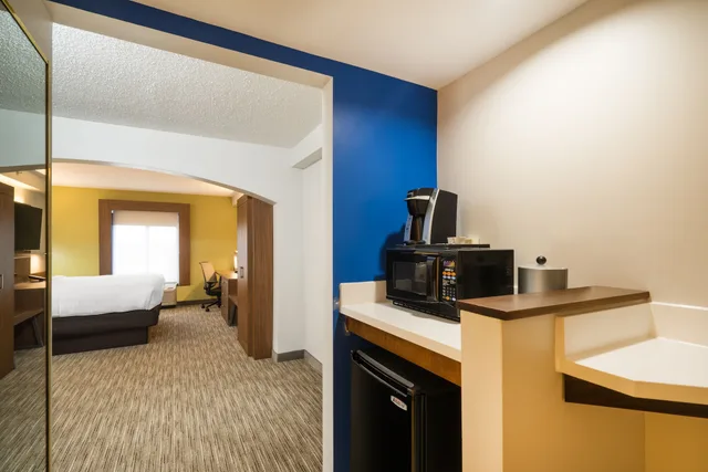 غرفة قياسية بسرير فردي، Holiday Inn Express Hotel Suites Louisville East 7/7