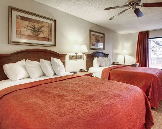 غرفة بسريرين كوين للمدخنين، Quality Inn & Suites Clinton - Jackson West 3/3