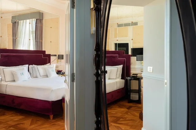 جناح رئاسي بسرير كينج، Grand Hotel Des Etrangers 1/4