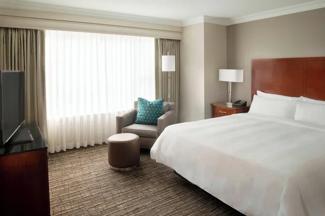جناح تنفيذي بإطلالة على المدينة، Marriott Eaton Centre Toronto 1/2