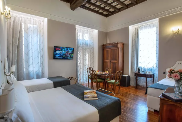 Junior Suite, Queen and Twin Beds, City View, Balcony, I Tre Moschettieri 3/6