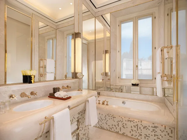 Junior Suite, King Bed, Eden Rome 3/3