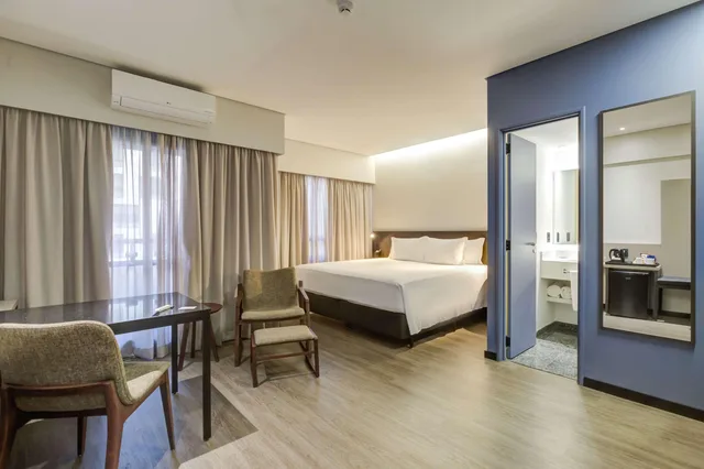 غرفة بريميير مفردة بسرير كينج، Radisson Hotel Paulista Sao Paulo 2/4