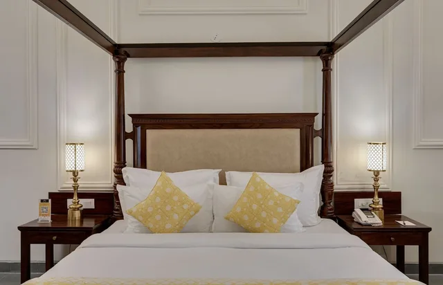 Imperial, King Bed، Treebo Brahma Niwas By The Lake 3/4