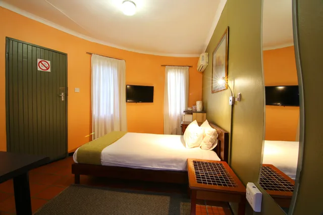 غرفة تنفيذية بسرير مزدوج، Kalahari Arms Hotel 9/10