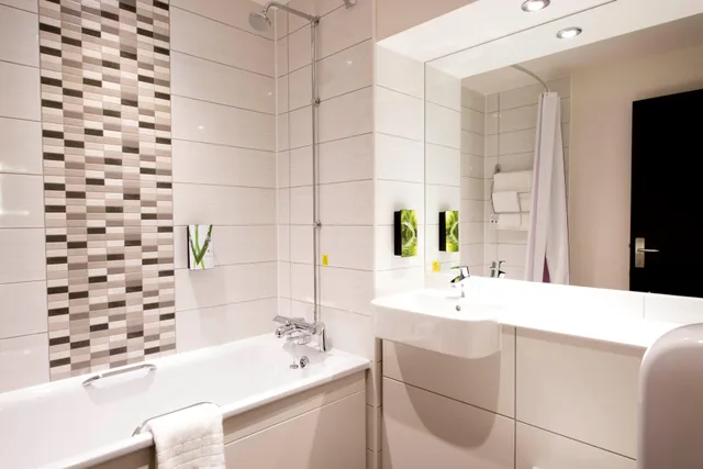 غرفة قياسية بسرير مزدوج، Premier Inn Farnham 4/4