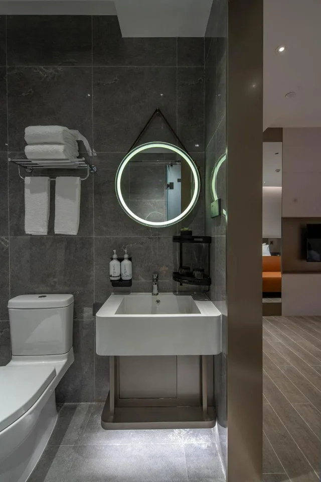 Deluxe, Double Bed, No Window، Meichen Hotel 7/8