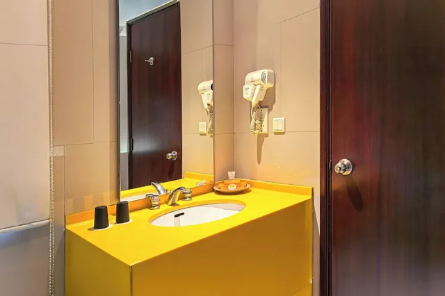 غرفة ديلوكس بسرير كوين للمدخنين، Hotel Grand Candi Semarang 7/8