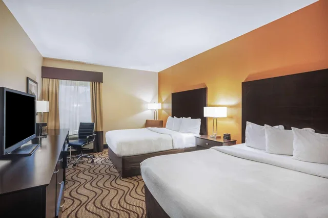 غرفة ديلوكس بسريرين مزدوجين، La Quinta Inn Suites Beeville 1/2