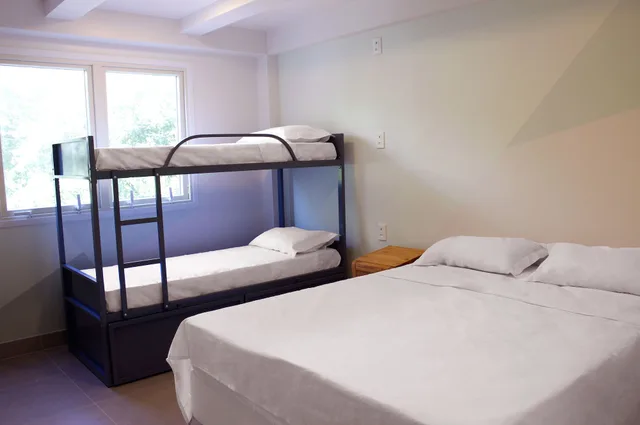 غرفة رباعية بسرير مزدوج وسرير بطابقين، El Misti Hostel Ipanema 3/10