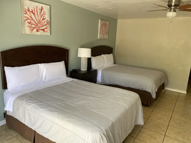استوديو بسريرين كوين يُسمح فيها بالحيوانات الأليفة، Ocean Villa Inn 1/6