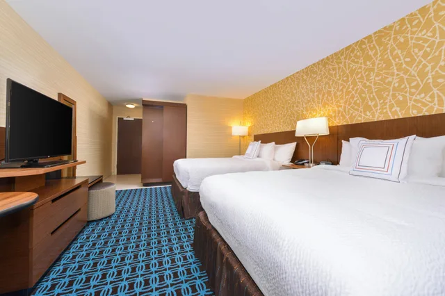 Room, 2 Queen Beds, FAIRFIELD INN & SUITES CORALVILLE 2/4