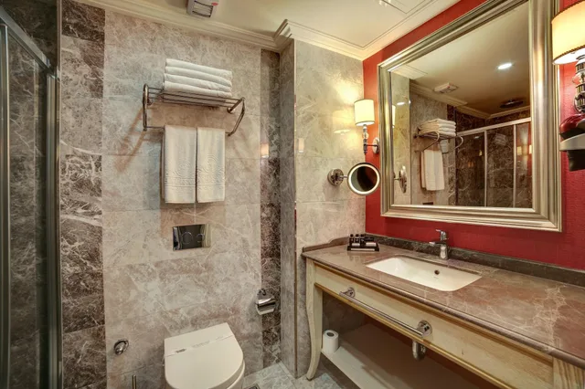 Deluxe, Triple, Multiple Beds, City View, Allergy Friendly، Halifaks Hotel 5/5