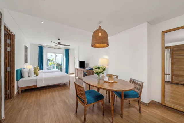 Suite, King and Twin Beds, Pool or City View, Balcony, Risemount Premier Resort Danang 5/9
