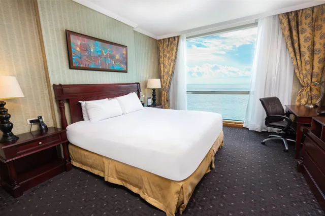 Master, Suite, Single, King Bed, Ocean Front, Catalonia Santo Domingo 2/8