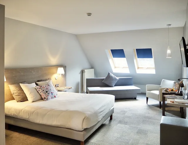 غرفة عائلية بسرير مزدوج مع أريكة، Maison Jenny Hotel Restaurant & Spa 1/3