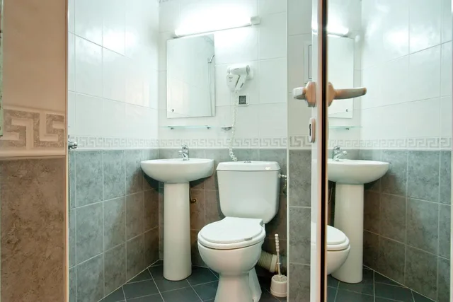 غرفة قياسية بسرير مزدوج أو سريرين منفصلين، Hotel Cheap 5/6