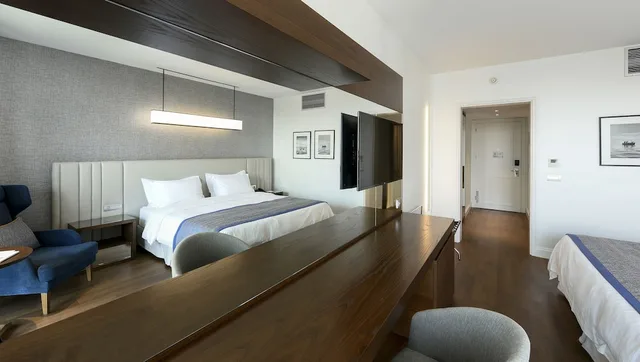 غرفة تنفيذية بسريرين منفصلين بإطلالة على المدينة، Makedonia Palace, WorldHotels Luxury 2/4