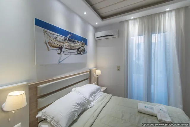 غرفة، Polis of Naxos 5/10
