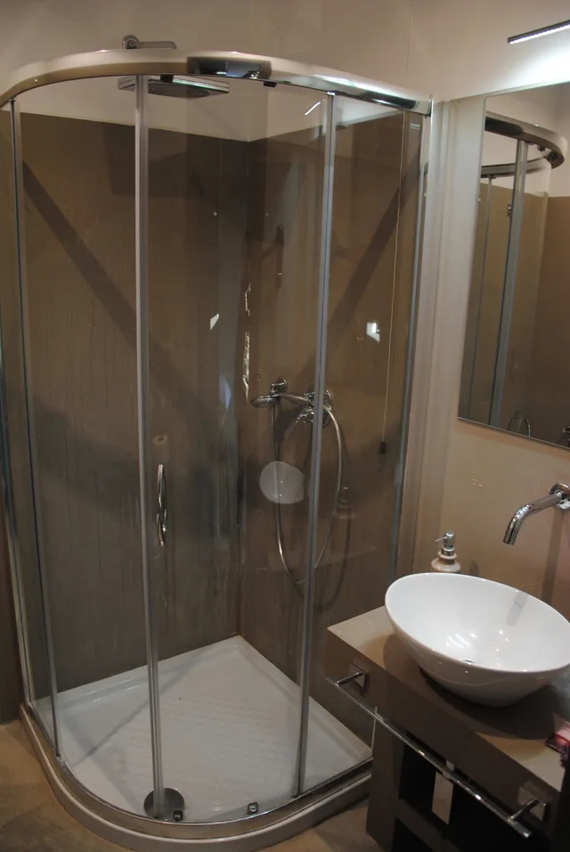 غرفة فاخرة مفردة بسرير مزدوج، Deluxe Rooms 2/2