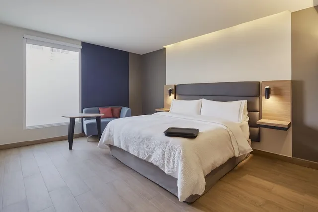 غرفة ديلوكس بسرير كينج، Fiesta Inn Mazatlan 1/4