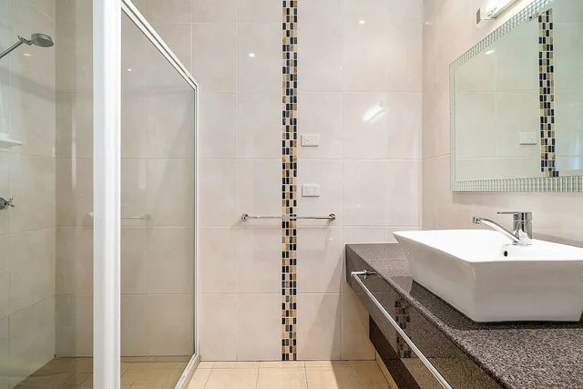 غرفة عائلية بسرير كوين وسريرين منفصلين بمطبخ صغير، Comfort Inn Heritage Wagga 4/6