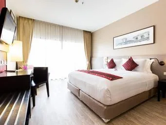 Deluxe Room (City View), Deevana Plaza Phuket Patong 2/2